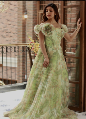 فستان عشبي فاتح