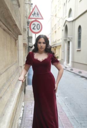 فستان مخمل عنابي